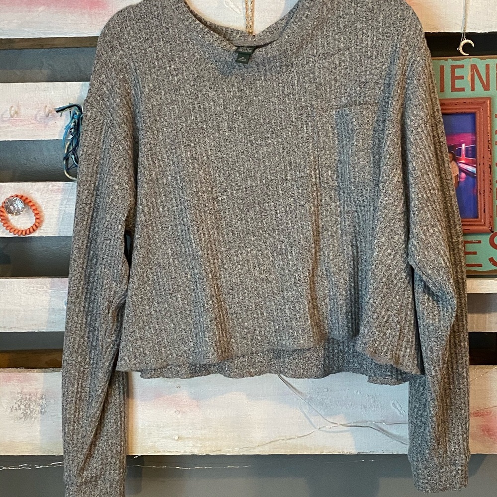 Long Sleeve Pocketed Crop Tee